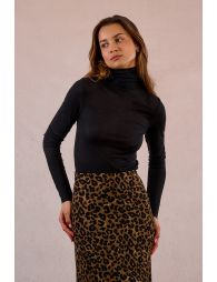Thin turtleneck