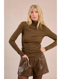 Thin turtleneck
