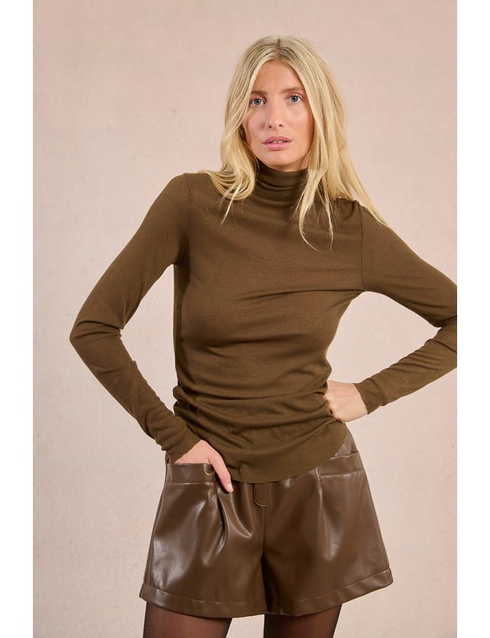 Thin turtleneck