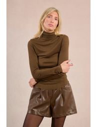 Thin turtleneck