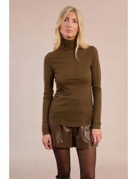 Thin turtleneck