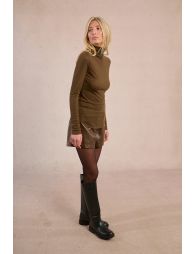 Thin turtleneck