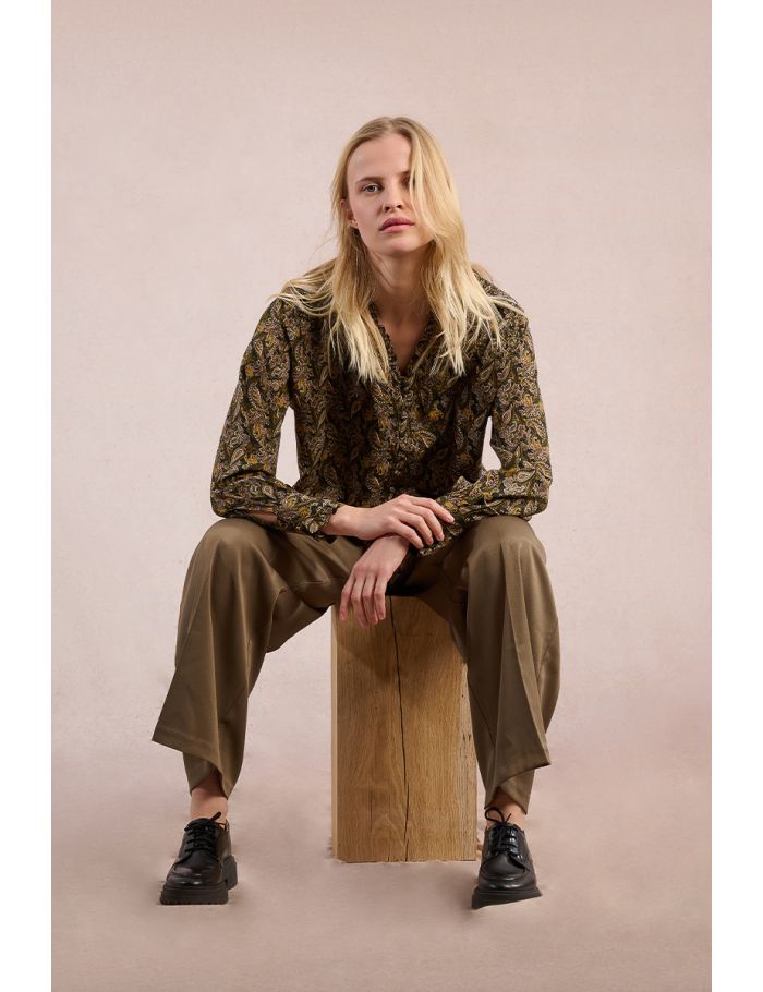 Camisade manga larga con estampado y volantes