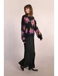 Pull fleuri en maille brossée