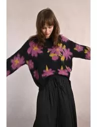 Pull fleuri en maille brossée