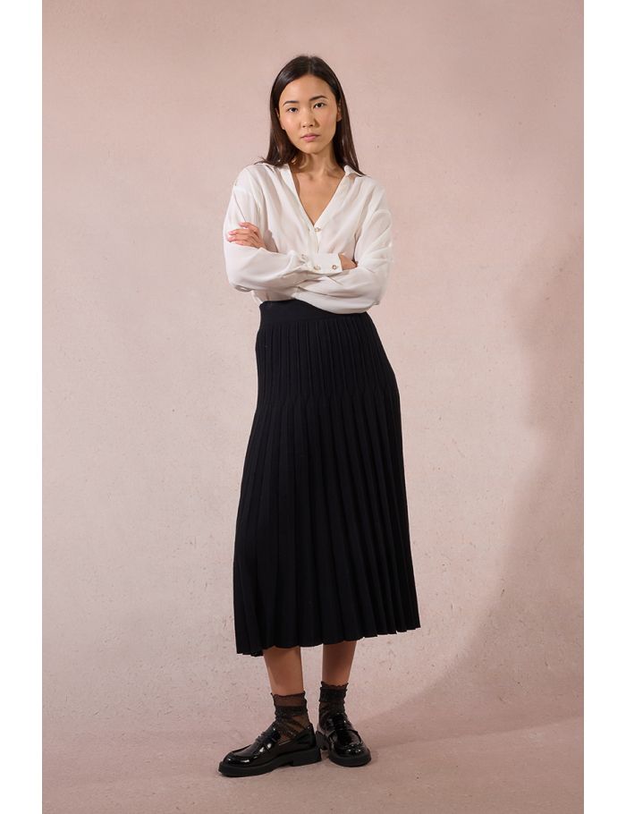 Pleated knit midi skirt