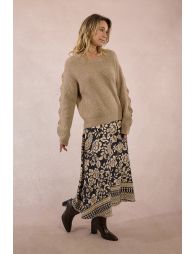 Sweater with buttoned sleeves