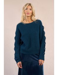 Sweater with buttoned sleeves