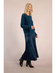 Sweater with buttoned sleeves