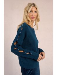Sweater with buttoned sleeves