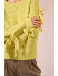 Bow sweater