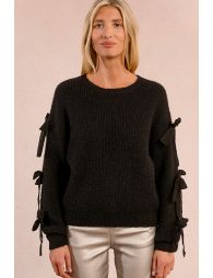 Bow sweater