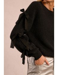 Bow sweater