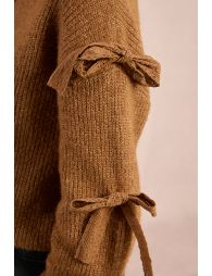 Bow sweater