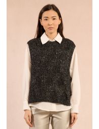 Sleeveless sweater to tie at the sides