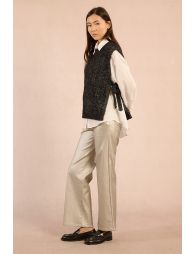 Sleeveless sweater to tie at the sides
