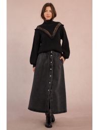 Sweater with fancy bust