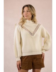 Sweater with fancy bust