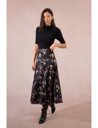 Long skirt with floral pattern