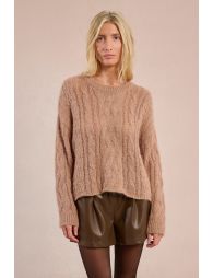 Pull en maille torsadée