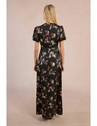 Longue robe satinée