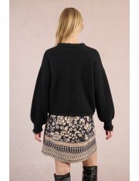Sweatshirt-style knitted sweater, lace edge