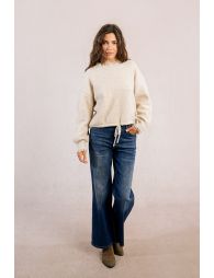 Sweatshirt-style knitted sweater, lace edge