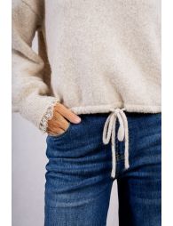 Sweatshirt-style knitted sweater, lace edge