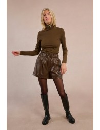 Short en similicuir