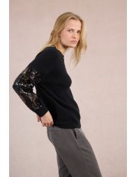 Knitted sweater, sequin sleeve