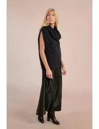 Sleeveless sweater, studded with sequins