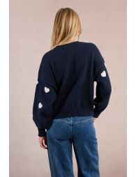 Pull à cœur en relief