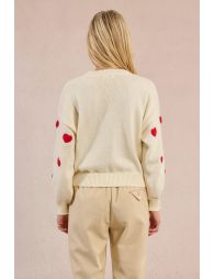 Pull à cœur en relief
