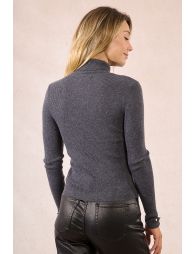 Iridescent ribbed knit turtleneck