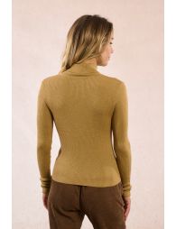 Iridescent ribbed knit turtleneck