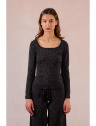 Pull ajusté, encolure carrée festonnée
