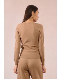 Pull ajusté, encolure carrée festonnée