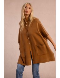 Knitted cape, buttoned
