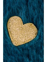 Fluffy sweater, embroidered heart