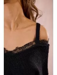 Pull en maille, épaules dégagées