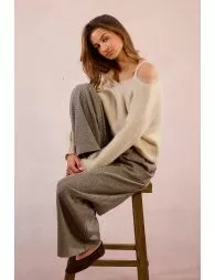 Pull en maille, épaules dégagées