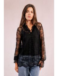 Chemise en dentelle transparente