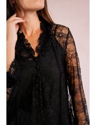 Chemise en dentelle transparente