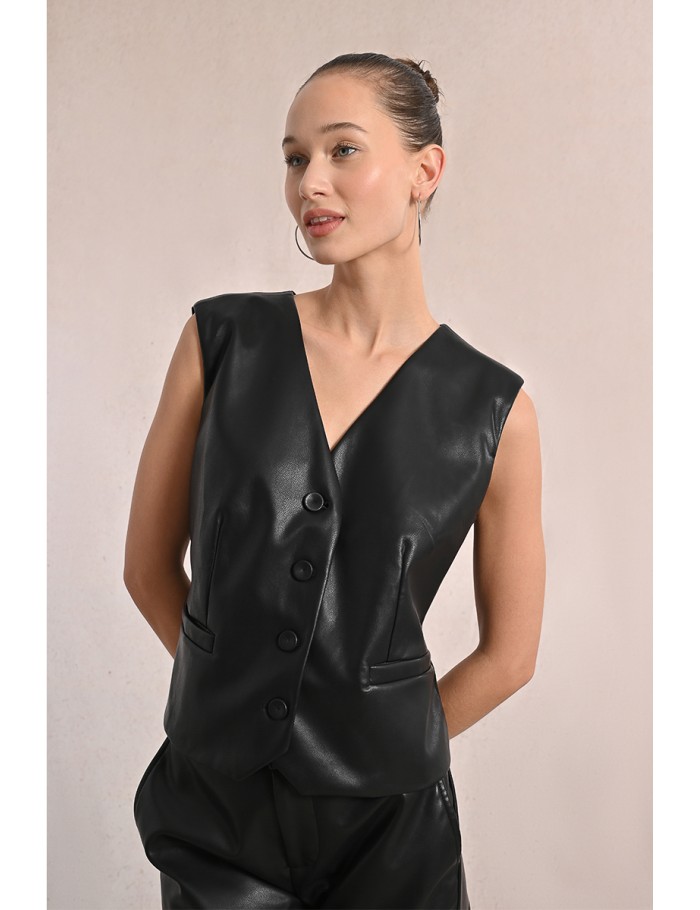 Cropped faux leather blazer