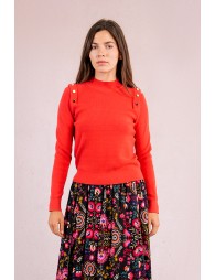 Thin sweater with shoulder pads