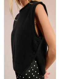 Pull sans manches, boutonné sur les côtés