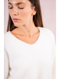 Pull en maille duveteuse, col perlé