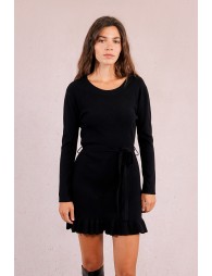 Short knitted dress, belted