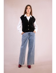 Knitted cardigan, sleeveless