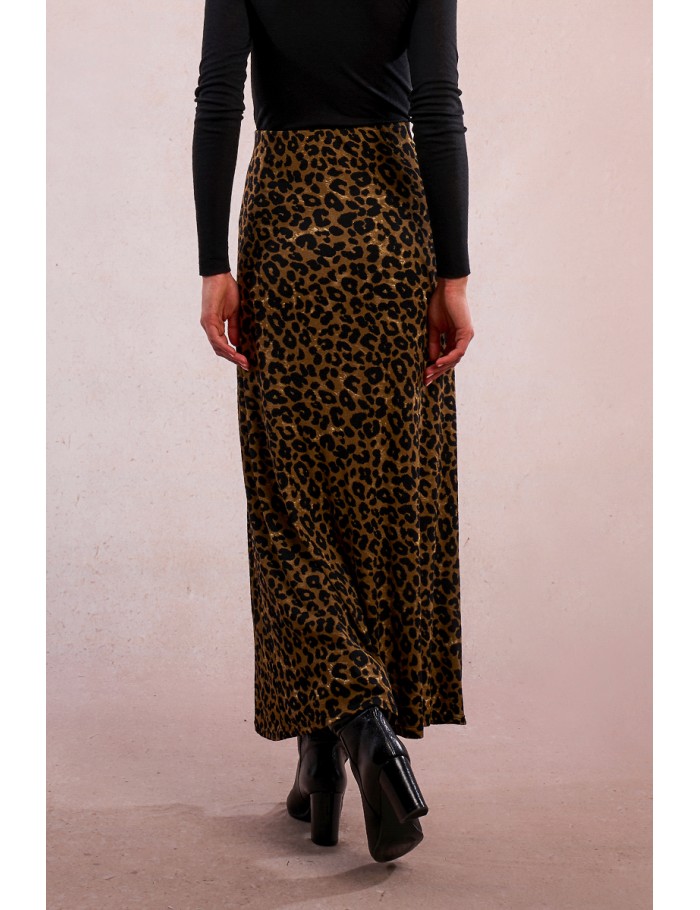 Long, straight skirt, leopard print